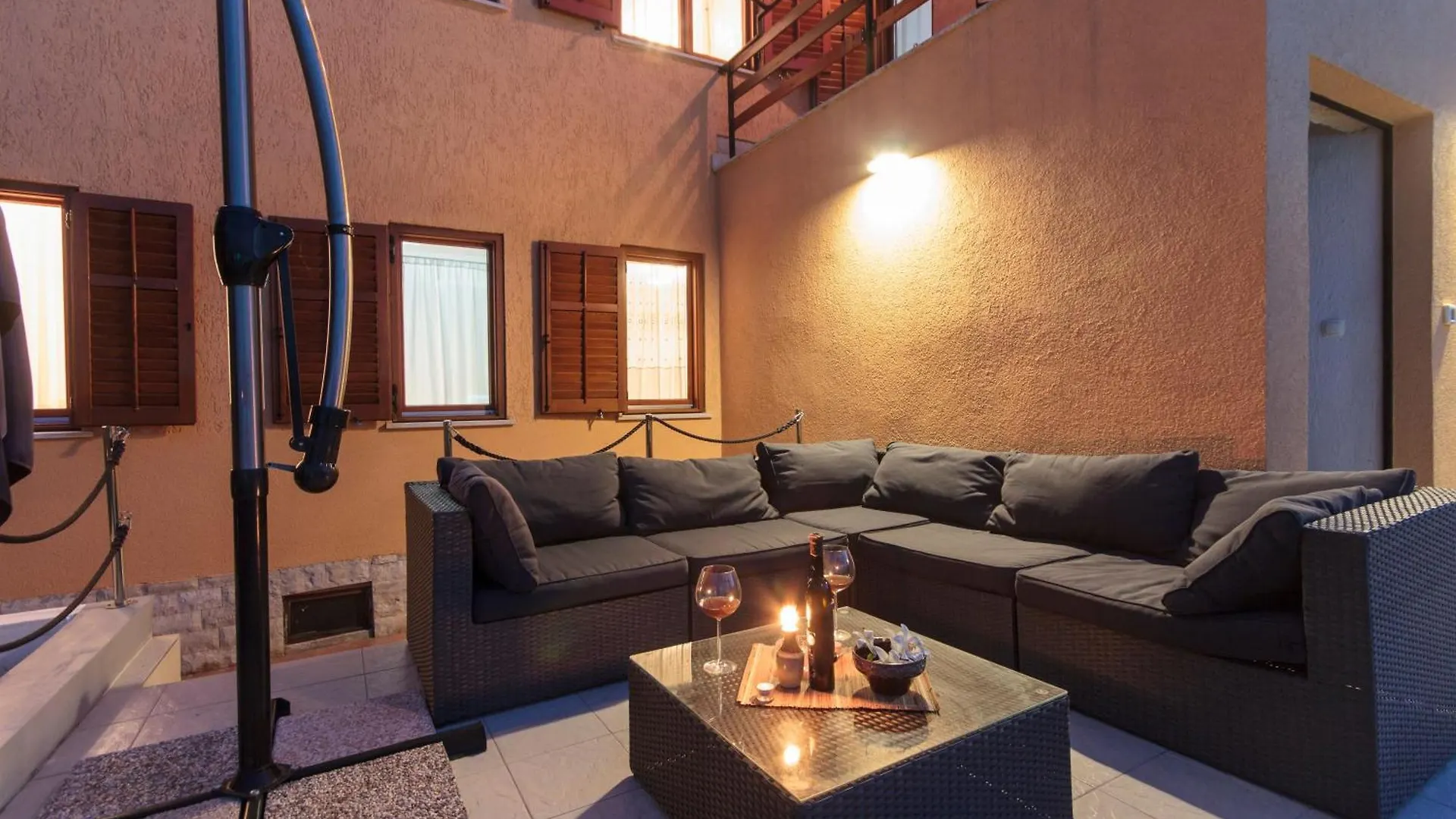 Haus In Vinkuran Mit Pool Und Bergblick 빌라